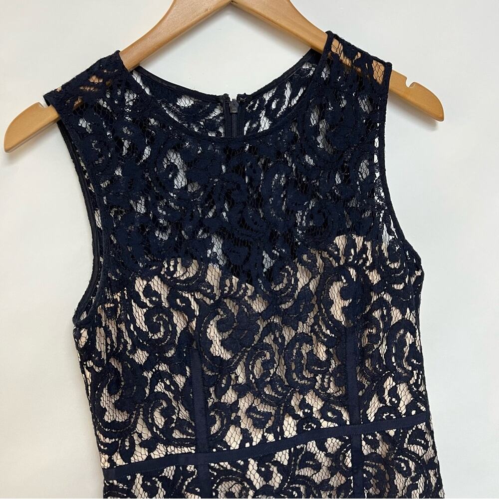 Vince Camuto Navy Blue Lace Dress Sleeveless Sheath Knee Length Cocktail 8 $158 - Picture 3 of 7